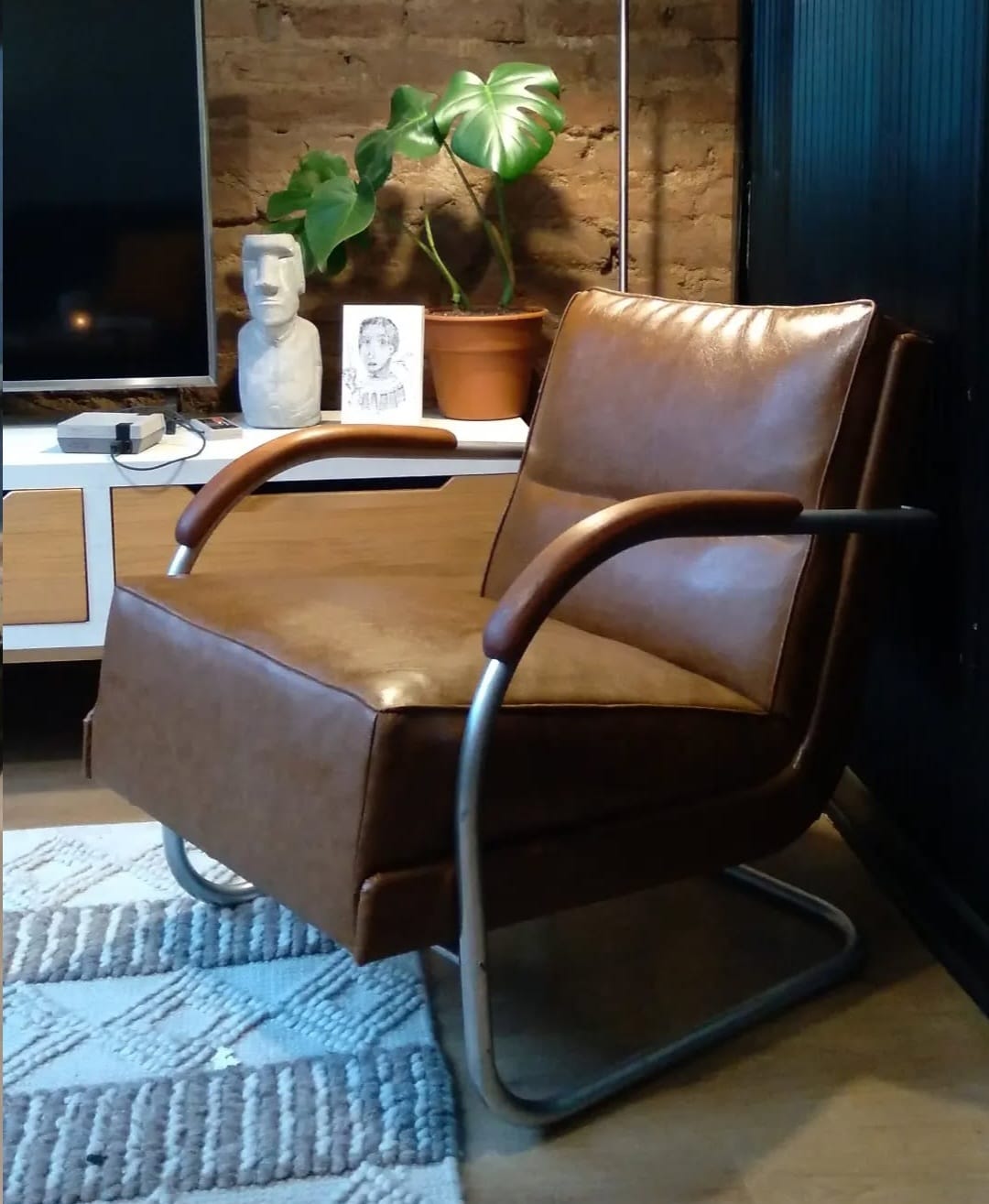 Mueble después de restauración con mosaico - Carlota Vera
